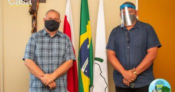 Reunião na Fundação Nacional de Saúde