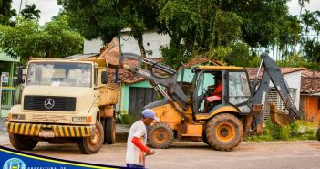 Travessa 7 de Setembro recebeu a equipe da Secretaria de Obras, Transporte e Urbanismo, para a Limpeza e Desobstrução